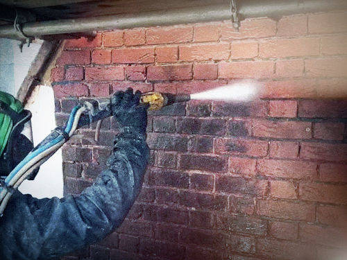 picture of brick cleaning removing dirt of bricks in london