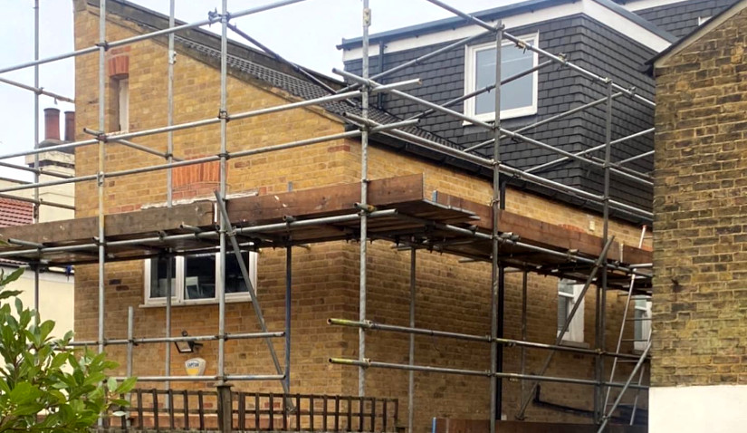 picture of brick paint removal process completed in streatham london by sj pointer